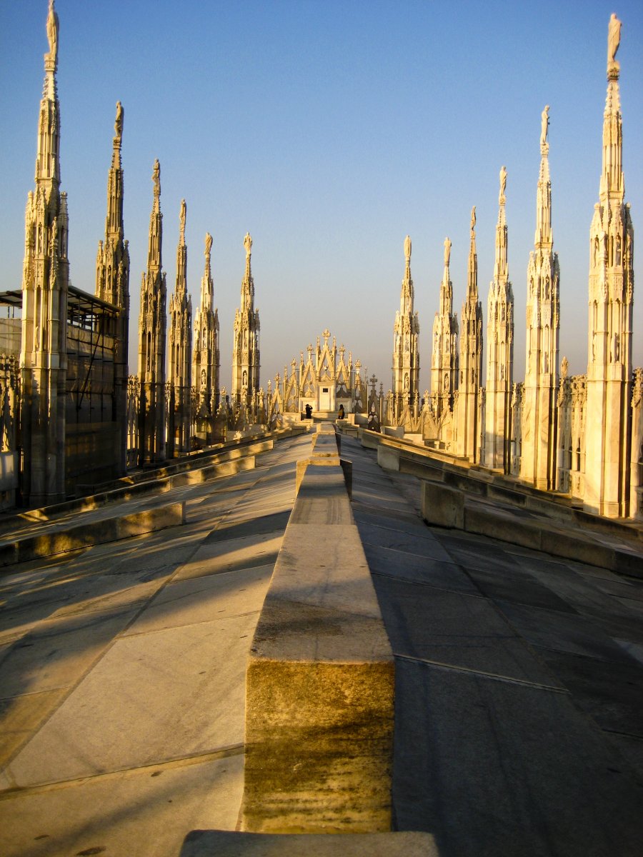 Крыша кафедрального собора Дуомо в Милане
